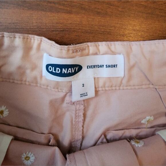 OLD NAVY PINK DAISY SHORTS SIZE 2 - Picture 6 of 6